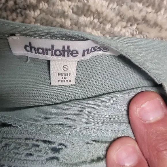 Shorts romper in sage green - Picture 8 of 12